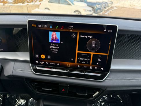 Certified 2025 Volkswagen Tiguan SE image 24