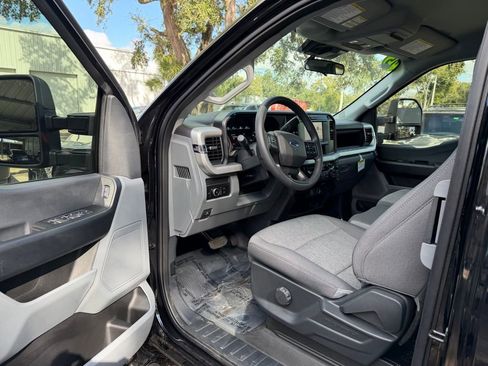 Used 2025 Ford F350 XL w/ FX4 Off-Road Package image 17
