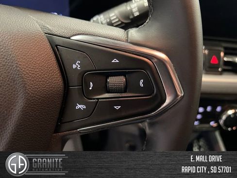 Used 2025 Chevrolet TrailBlazer LT w/ Convenience Package AWD/4WD image 32