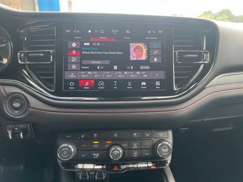 Used 2025 Dodge Durango GT AWD/4WD image 19