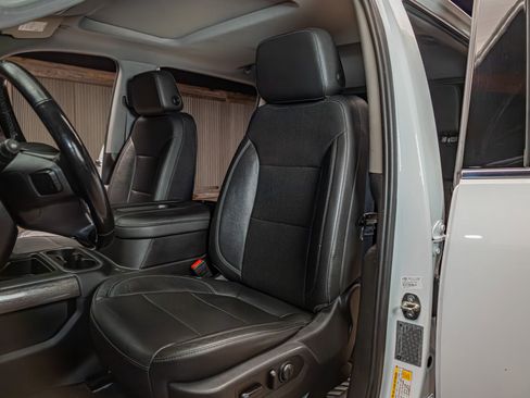 Used 2020 Chevrolet Silverado 2500 LTZ w/ LTZ Premium Package image 19