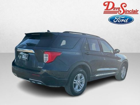 Used 2023 Ford Explorer XLT w/ Equipment Group 202A image 7