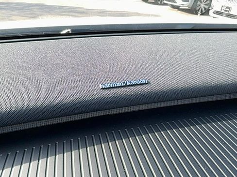 Used 2025 Volvo EX30 Ultra w/ Protection Package Premier image 19