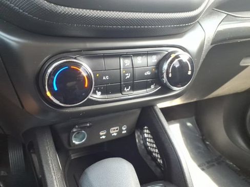 Used 2023 Chevrolet TrailBlazer LT FWD image 19