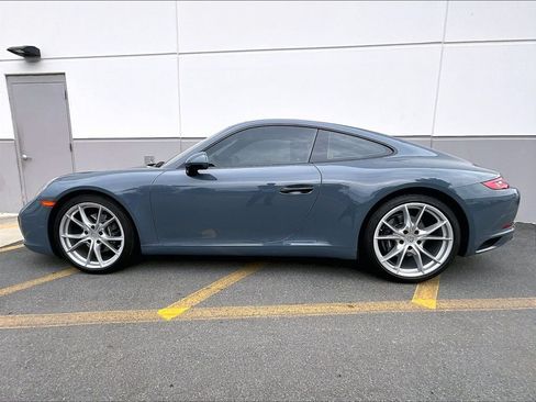 Used 2018 Porsche 911 Carrera RWD image 2