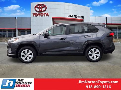 Used 2025 Toyota RAV4 LE image 4