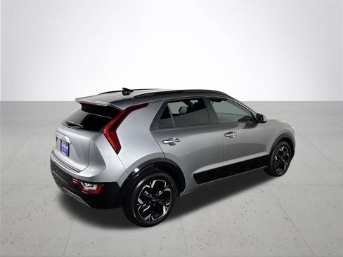 Certified 2023 Kia Niro Wave w/ Wave Preserve Package FWD image 7