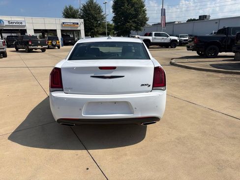 Used 2023 Chrysler 300 S RWD image 9