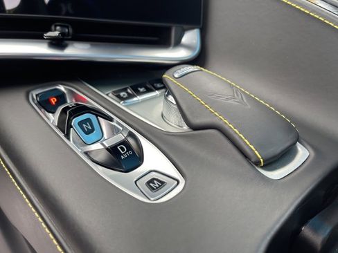 Used 2024 Chevrolet Corvette Stingray Premium Cpe w/ Z51 Performance Package image 16