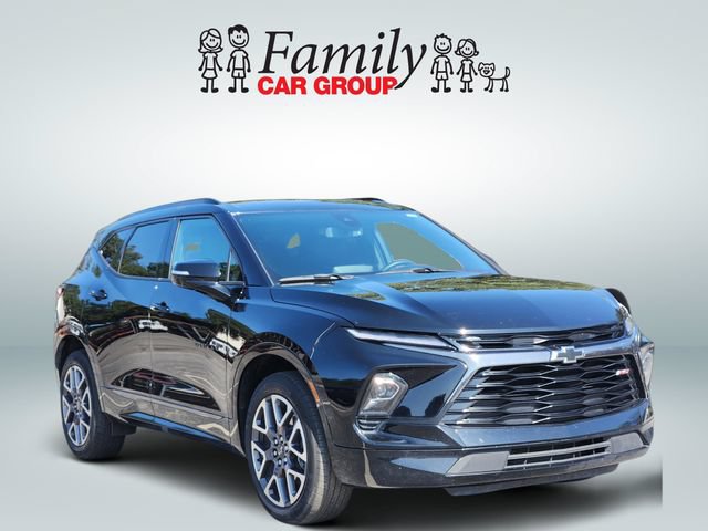 Used 2025 Chevrolet Blazer RS FWD image 2