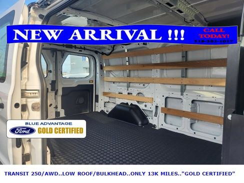 Used 2024 Ford Transit 250 Low Roof AWD w/ Exterior Upgrade Package image 16