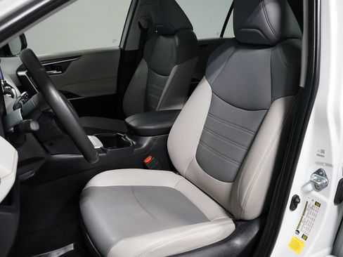 Certified 2025 Toyota RAV4 XLE Premium FWD image 27