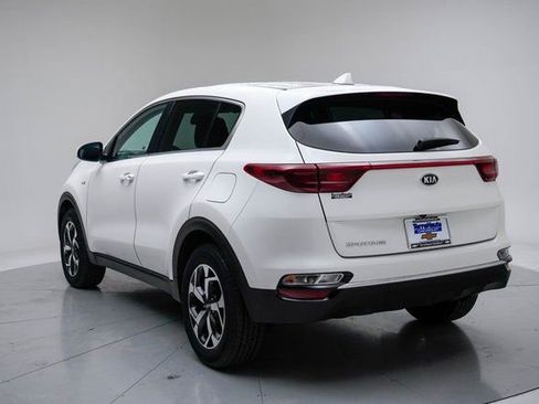 Used 2022 Kia Sportage LX image 3
