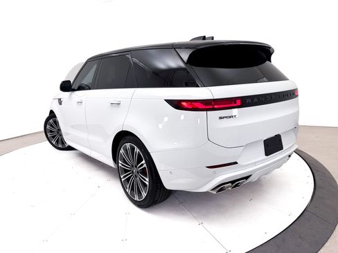 Used 2025 Land Rover Range Rover Sport Dynamic SE AWD/4WD image 2