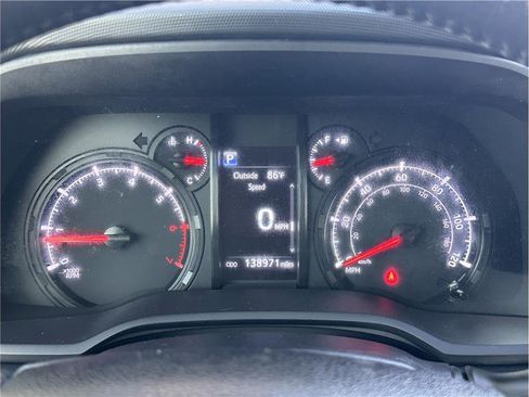 Used 2021 Toyota 4Runner SR5 AWD/4WD image 21
