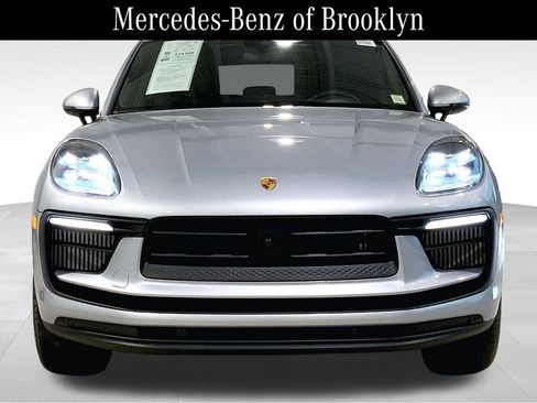 Used 2025 Porsche Macan S AWD/4WD image 3