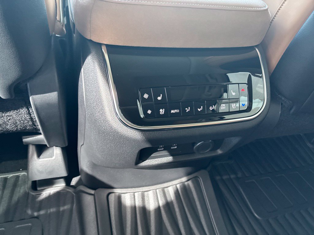 New 2027 INFINITI QX80 Luxe w/ Cargo Package RWD image 12