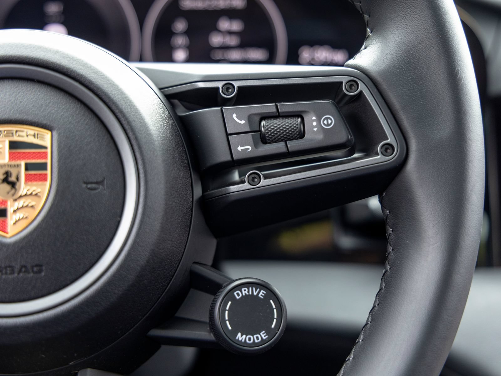 Certified 2025 Porsche Taycan AWD/4WD image 30