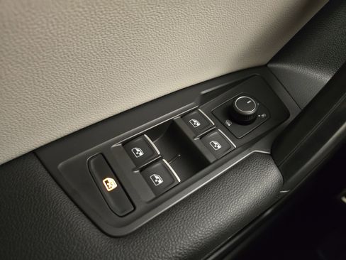 Used 2021 Volkswagen Tiguan SE R-Line image 30