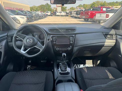 Used 2017 Nissan Rogue SV w/ Sun & Sound Touring Package AWD/4WD image 13