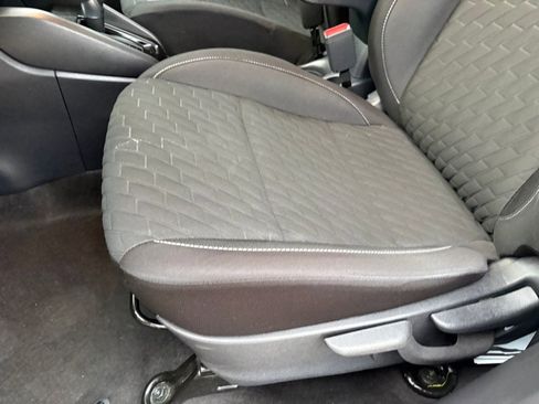 Used 2022 Nissan Kicks S image 30