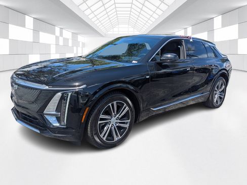 Used 2024 Cadillac Lyriq Luxury RWD image 3