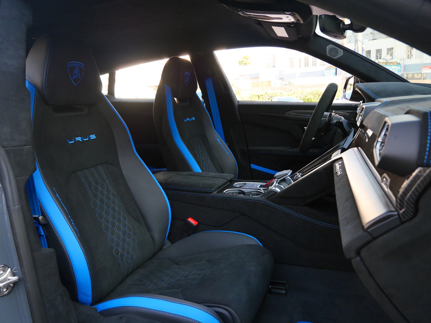 Used 2024 Lamborghini Urus Performante AWD/4WD image 8