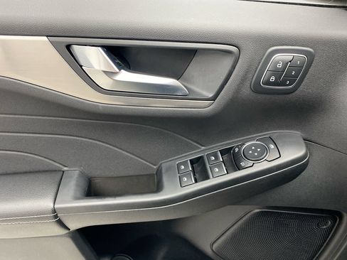 Used 2022 Ford Escape Titanium AWD/4WD image 12