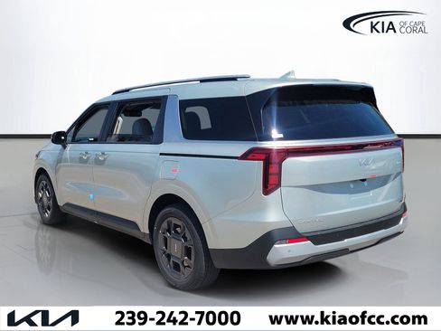 New 2026 Kia Carnival EX FWD image 4