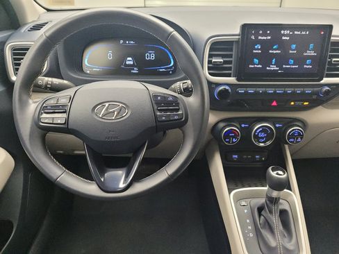 Used 2023 Hyundai Venue Limited FWD image 22