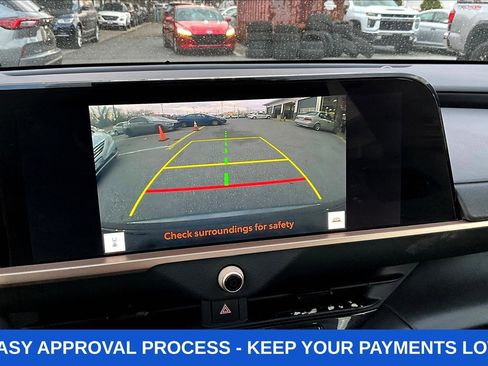 Used 2024 Toyota Crown w/ Carpet Mat Package (TMS) image 17