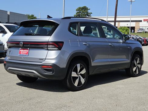 Used 2025 Volkswagen Taos S AWD/4WD image 5