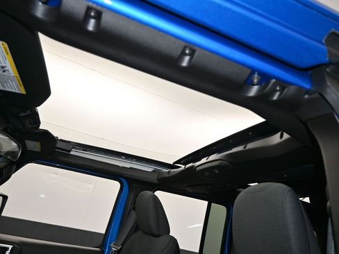 Used 2025 Jeep Wrangler Unlimited Sport AWD/4WD image 12