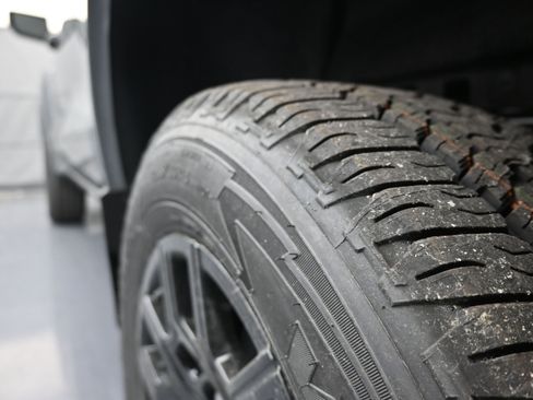 New 2026 Chevrolet Colorado W/T w/ WT Custom Package AWD/4WD image 33