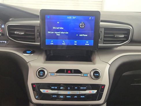 Used 2023 Ford Explorer XLT w/ Equipment Group 202A image 12