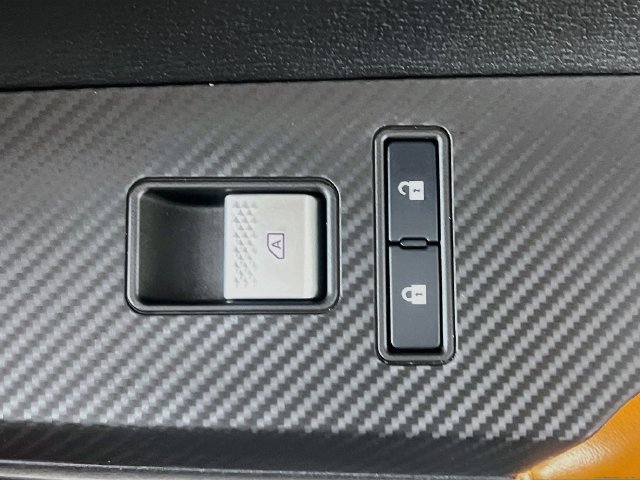 Used 2023 Mitsubishi Outlander SEL AWD/4WD image 32
