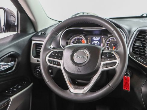 Used 2022 Jeep Cherokee Latitude w/ Sun & Sound Group AWD/4WD image 12