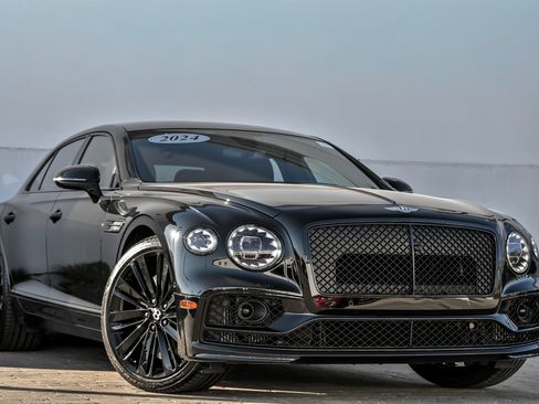 Used 2024 Bentley Flying Spur W12 image 1