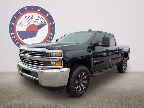 Used 2017 Chevrolet Silverado 2500 LT RWD image 2