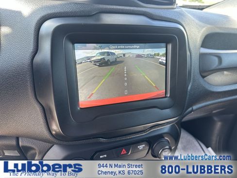 Used 2018 Jeep Renegade Altitude FWD image 16