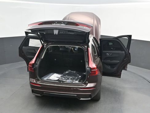 New 2026 Volvo XC60 B5 Plus AWD/4WD image 39