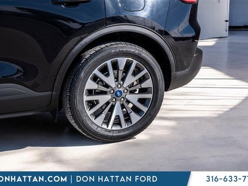 Used 2020 Ford Escape Titanium image 35