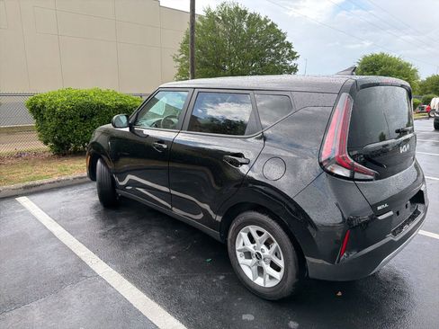 Used 2025 Kia Soul LX w/ LX Technology Package image 12