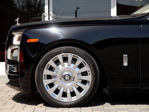 Certified 2022 Rolls-Royce Phantom Extended Wheelbase w/ The Phantom Package RWD image 12