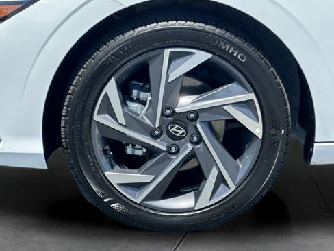 Certified 2025 Hyundai Elantra Sport FWD image 28