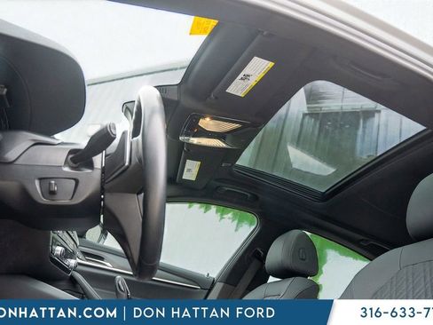 Used 2023 BMW 530i xDrive image 18