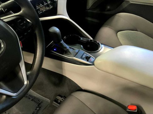 Used 2020 Toyota Camry LE w/ Carpet Mat Package image 16