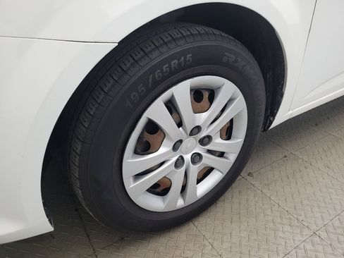 Used 2019 Chevrolet Sonic LT FWD image 31