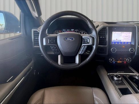 Used 2020 Ford Expedition XLT w/ Equipment Group 202A RWD image 2