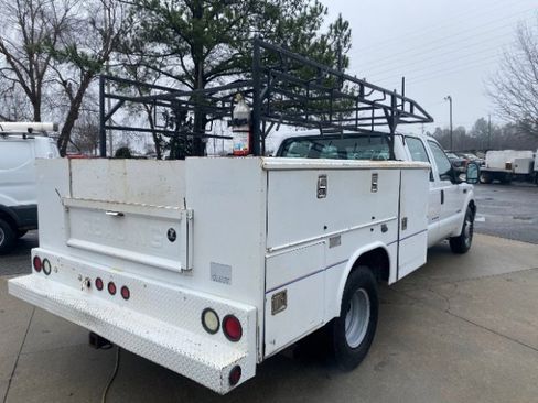 Used 2004 Ford F350 Lariat image 3